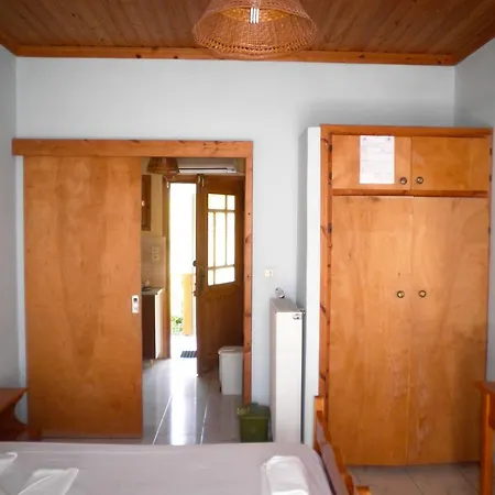 Kostas Studios Apartment