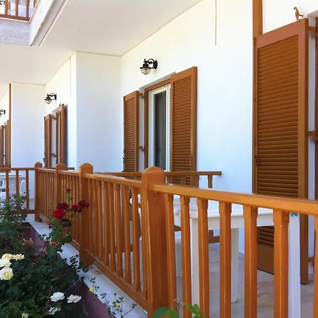 Kostas Ii Апартаменты *